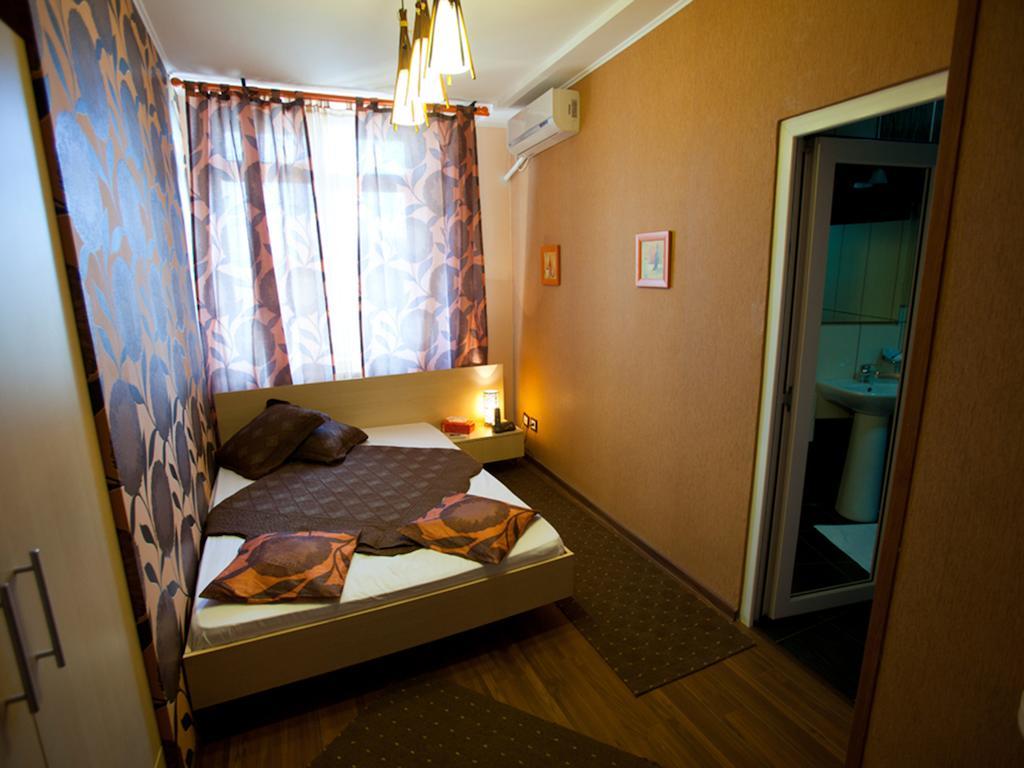 Hotel La Gil Bukarest Værelse billede