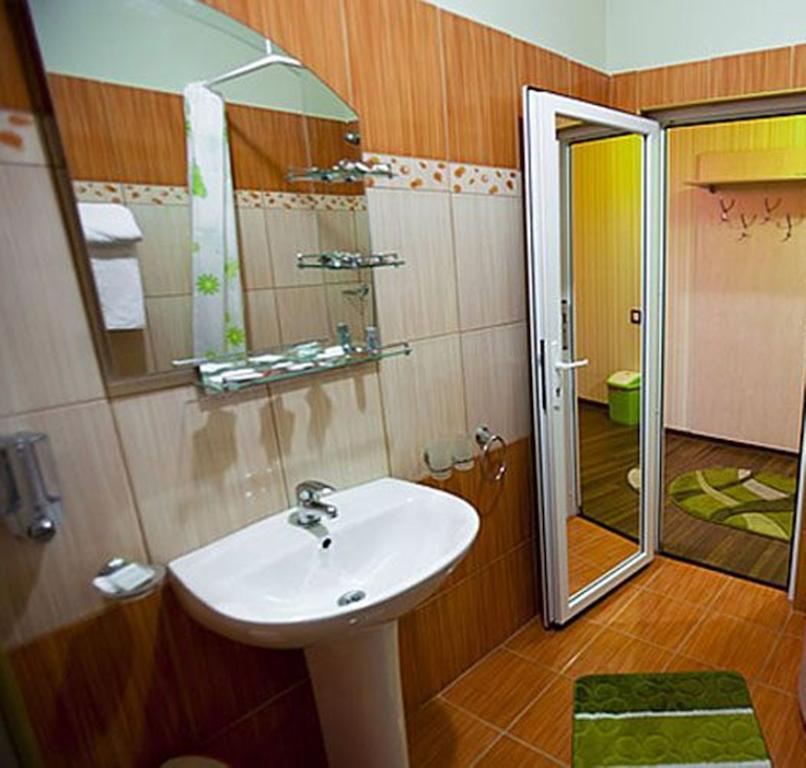Hotel La Gil Bukarest Eksteriør billede